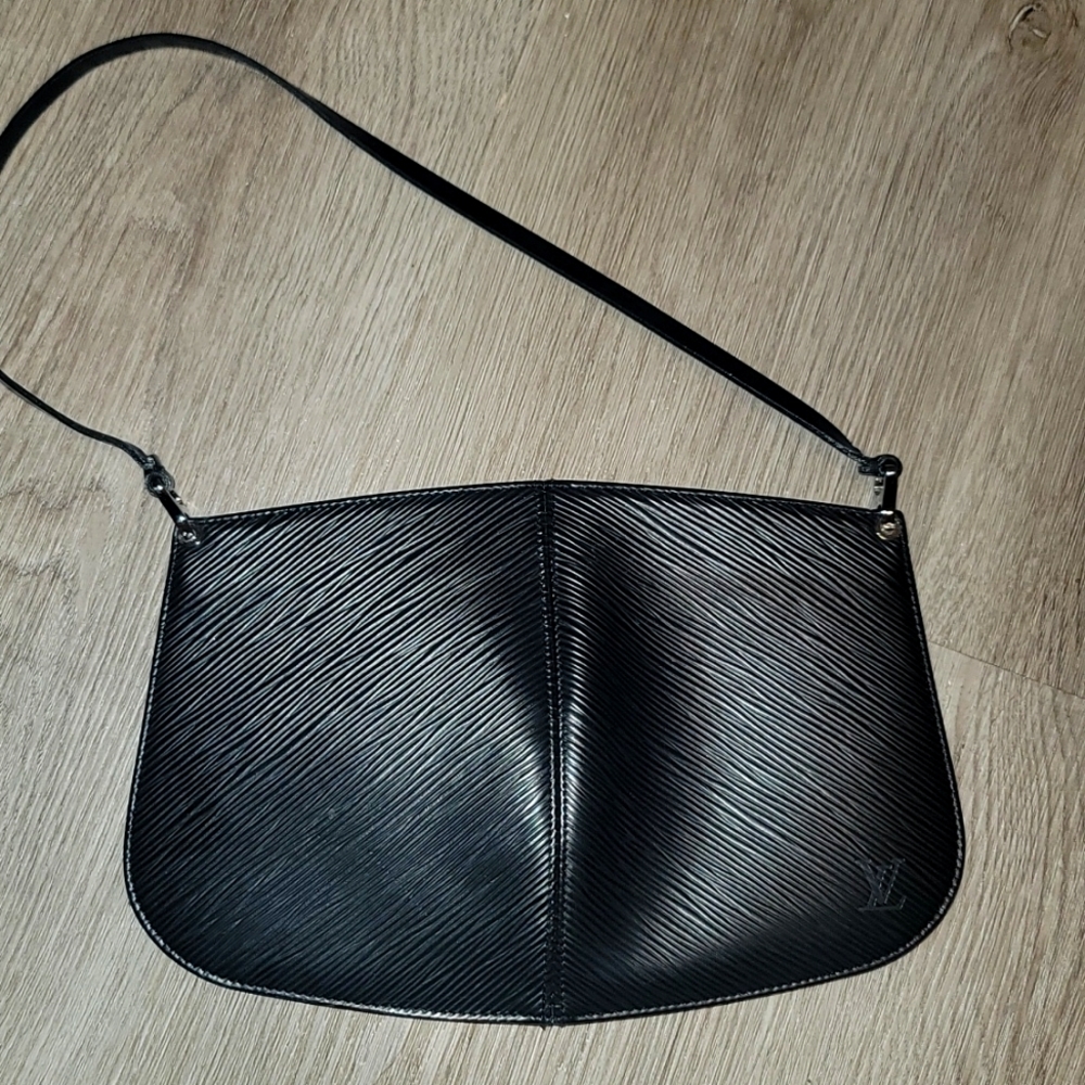 Louis Vuitton Shoulder bag